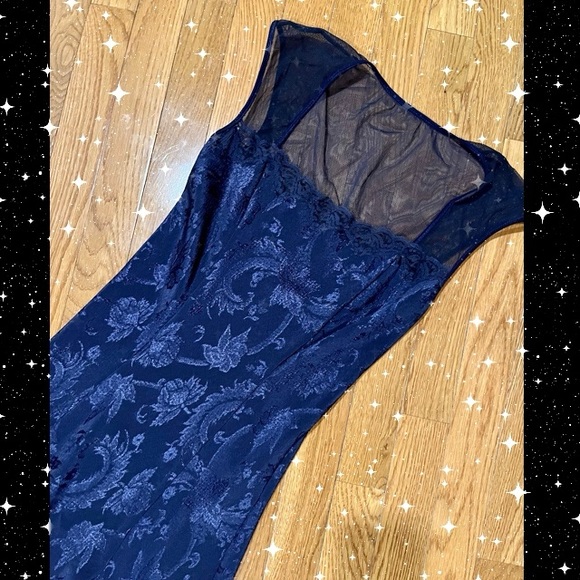 🦋SOLD🦋Beautiful navy Victoria’s Secret silk and mesh floral gown - Picture 2 of 5
